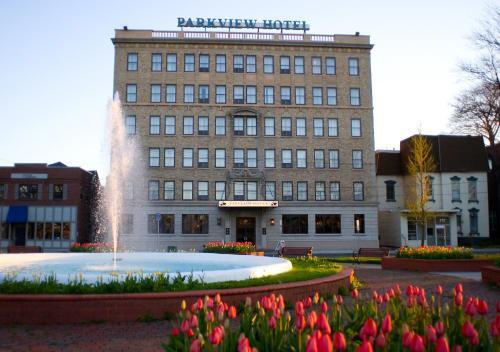 The Parkview 4*